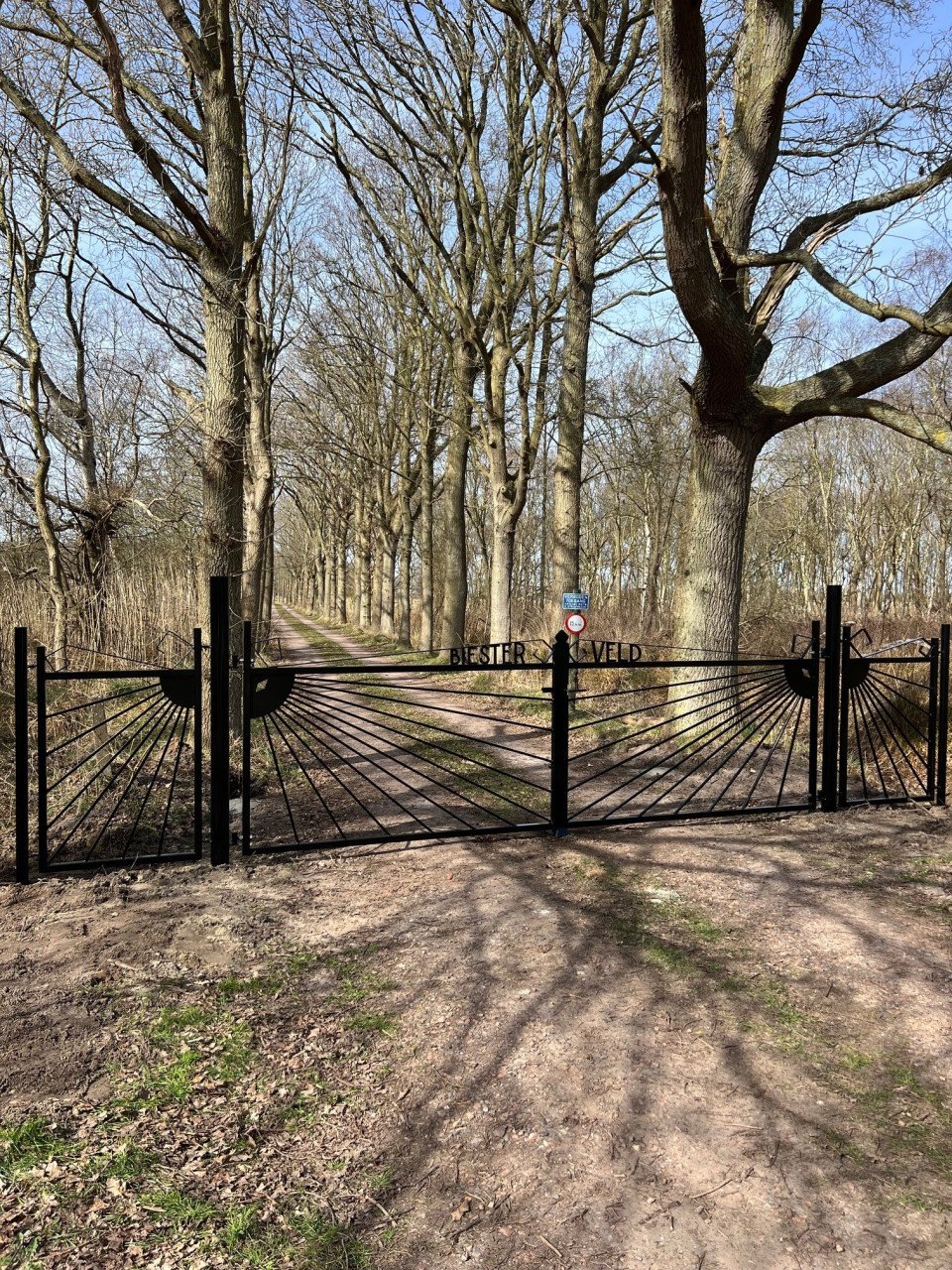 Op maat en naar wens gemaakt. Poorten - Schuifpoort - Automatische poorten.