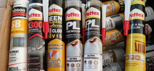 Pattex lijmen en kitten
