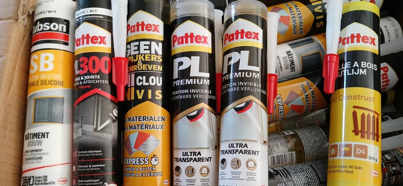 Pattex lijmen en kitten