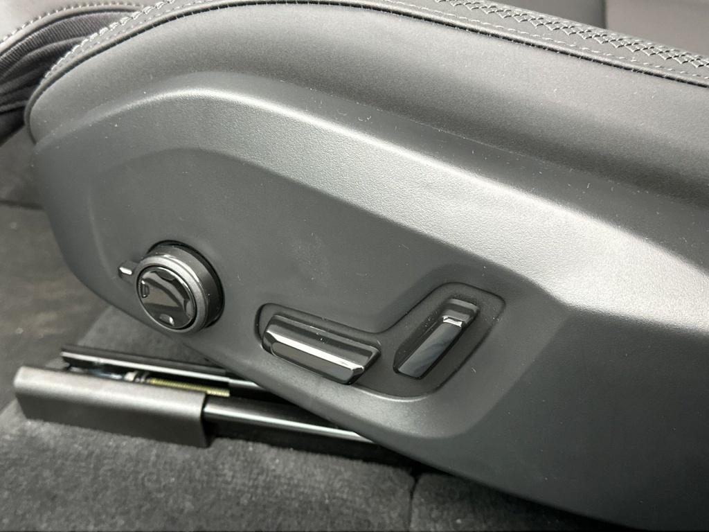 Volvo XC60 t6 awd gt ultra dark