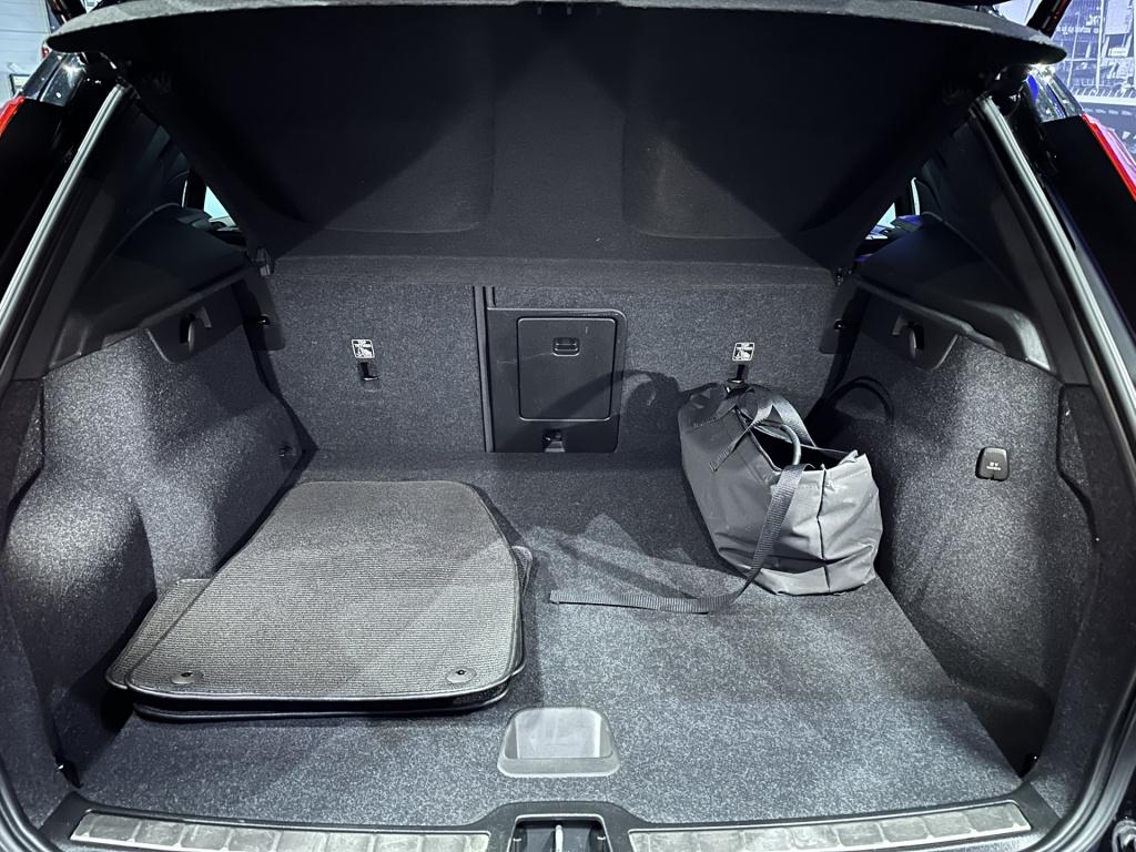 Volvo XC40 1.5 t4 recharge inscription expression *harmankardon*camera*