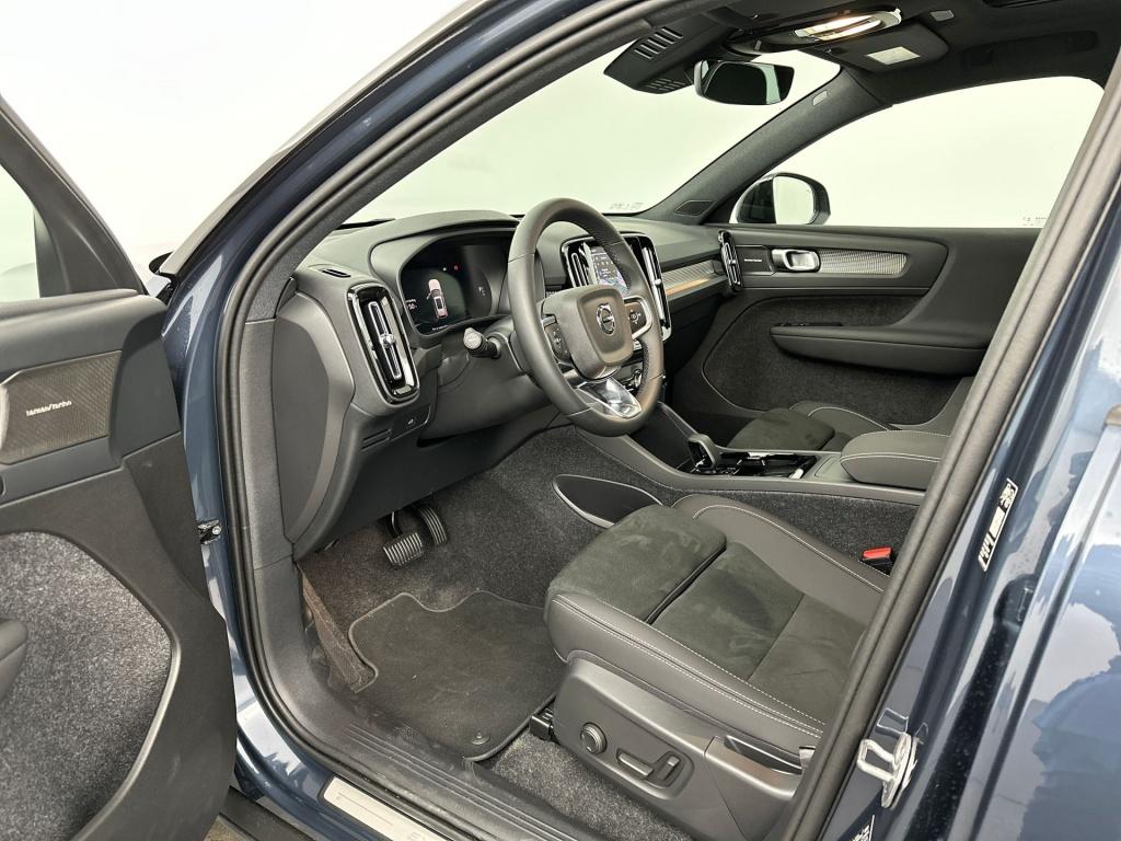 Volvo Ex40 extended range ultra black edition