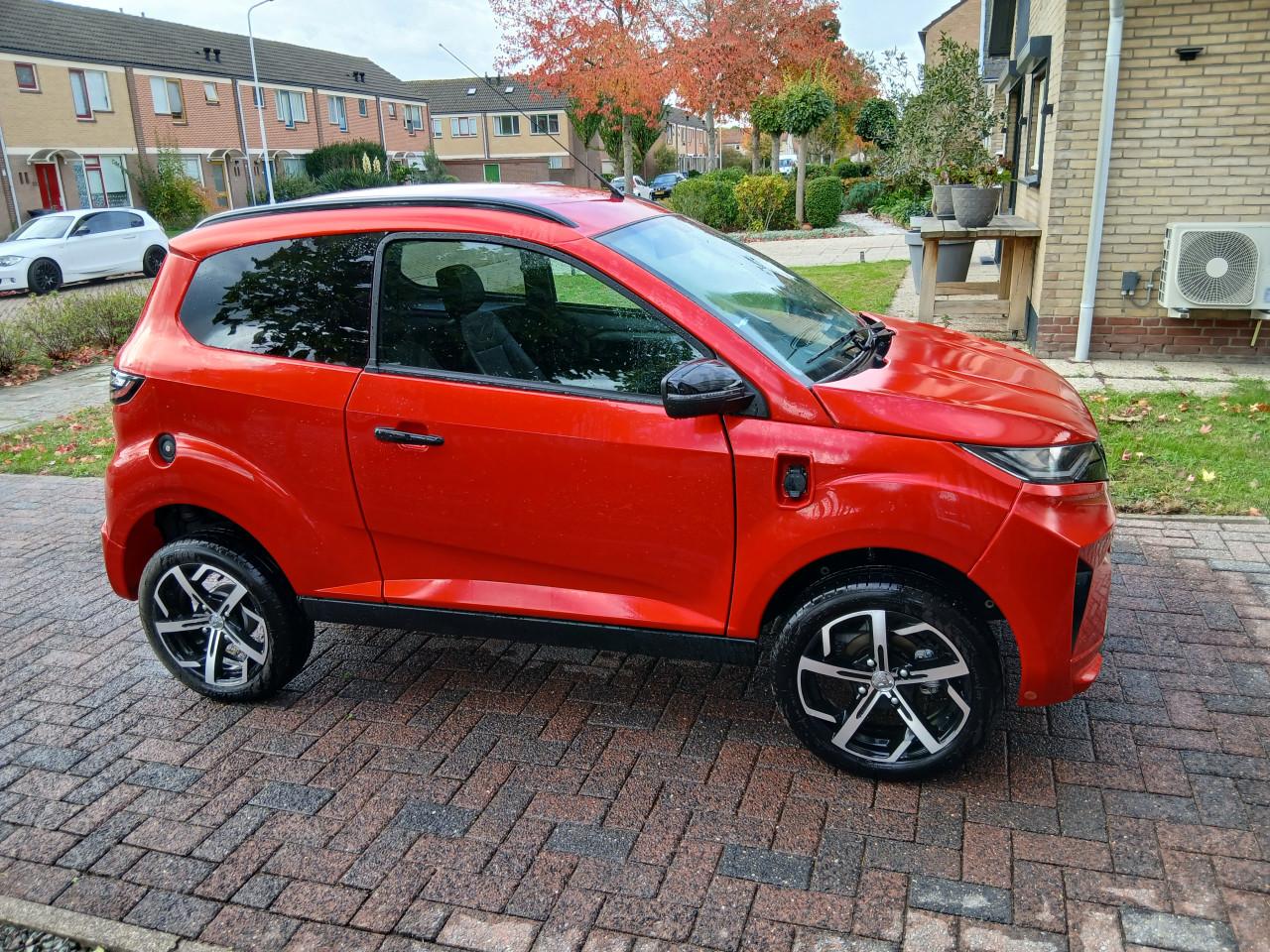 Brommobiel AIXAM e-Crossover (100% Elektrisch)