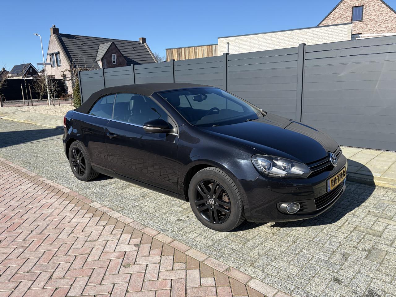Volkswagen Golf 1.4 TSI CABRIO  160PK 7-DSG 2011 Zwart met achteruitrijcam.