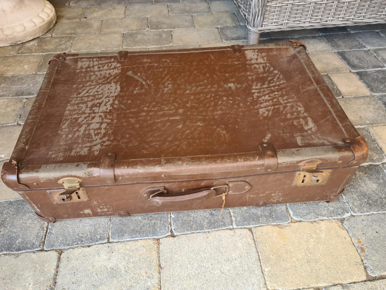 2 vintage koffers 100 jaar oud