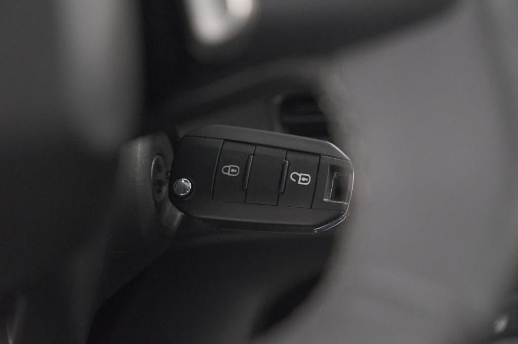 Citroen C3 Aircross 1.2 hybrid 145pk max | camera | dodehoekdetectie | navi