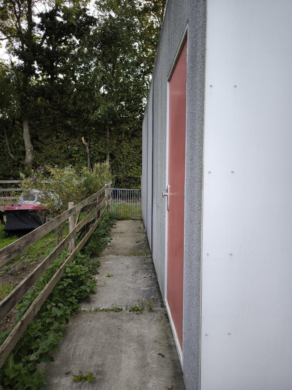 Ruime kantoor/ woonunits