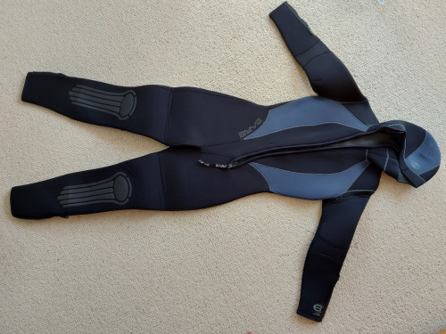 Te koop: dames duikpak.
