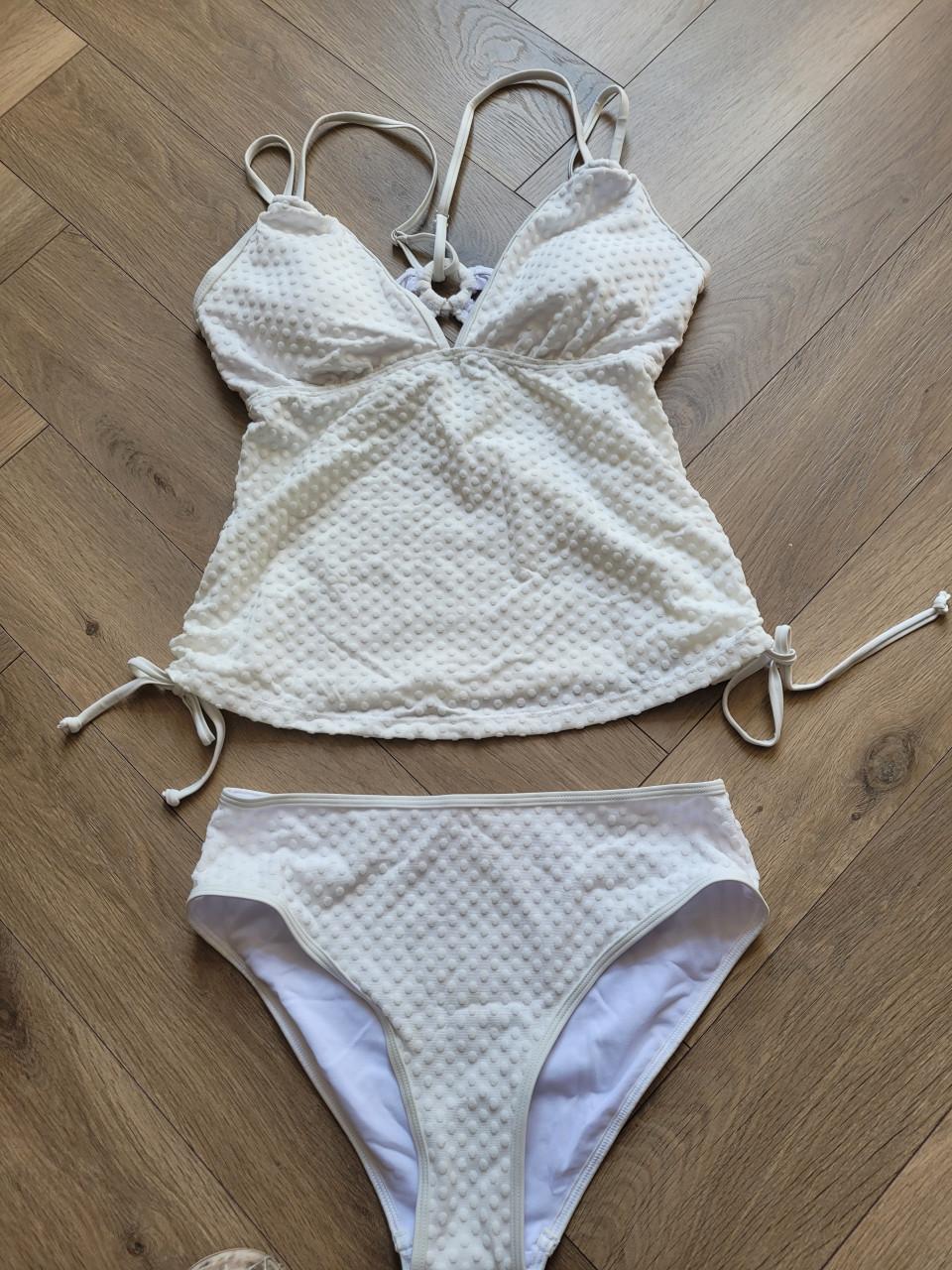 Witte mooie nieuwe tankini.