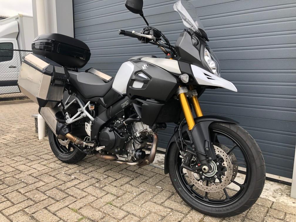 Suzuki V-Strom DL1000 uit 2015, 30.555km, ABS, 3-delige kofferset, €7250,-