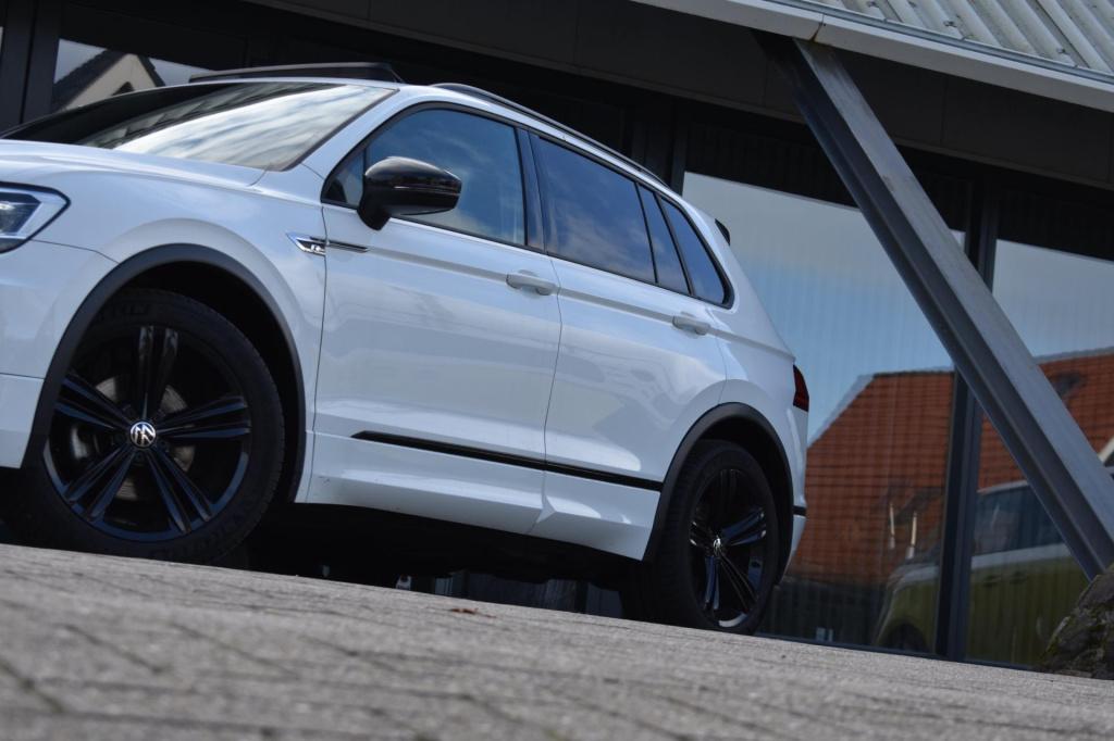 Volkswagen Tiguan 1.5 tsi act highline | r-line | black style | trekhaak | 