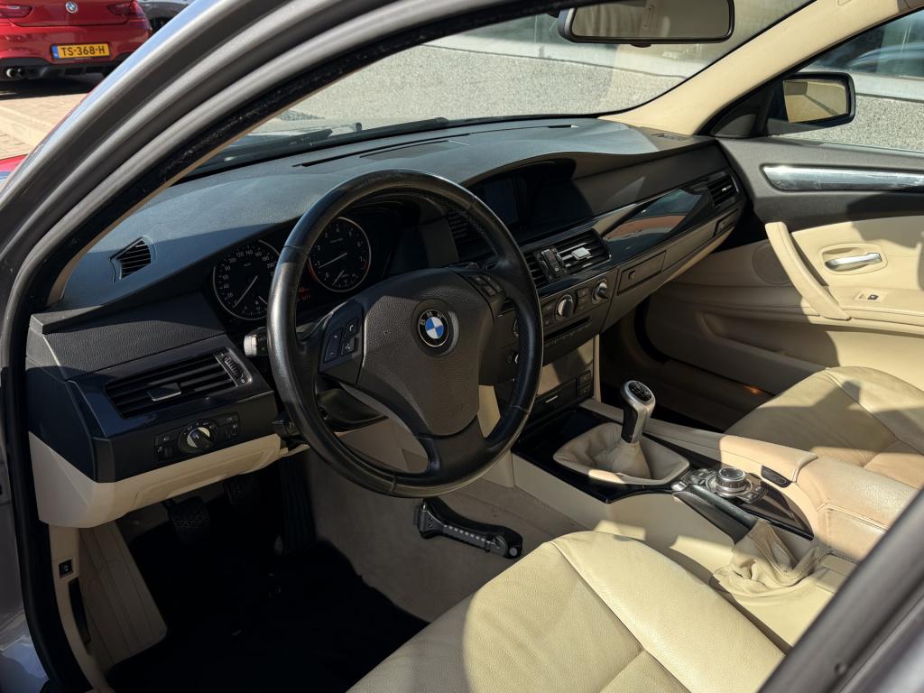 BMW 5 Serie touring 520i business line | cruise | navi | leder | stoelverwa