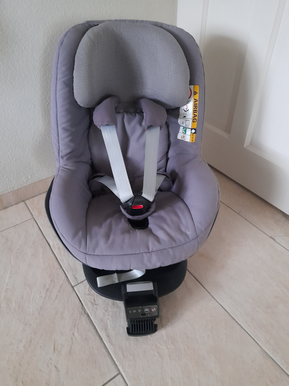 Maxi Cosi Pebble Plus + 2Way Pearl + Isofix base 2wayFix  Complete set