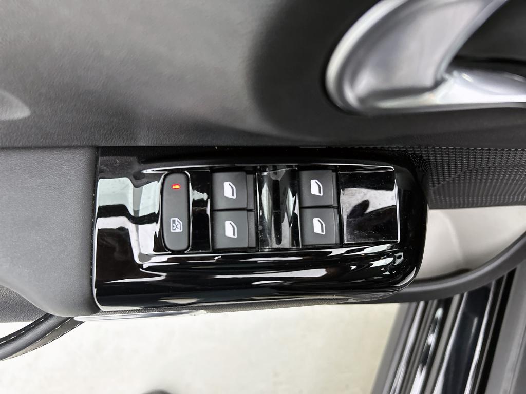 Citroen C3 110 pk shine | rijklaar | comf seats | stoelverwarming | camera 
