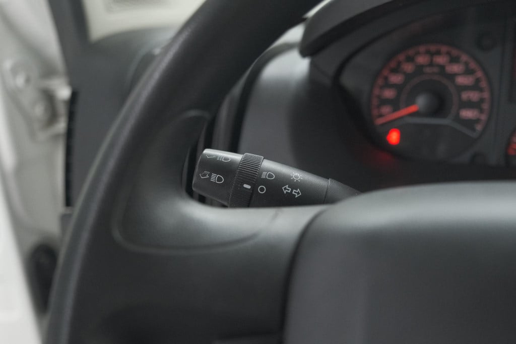 Peugeot Boxer 330 2.2 bluehdi 140 l2h2 premium | navigatie | houtenvloer in