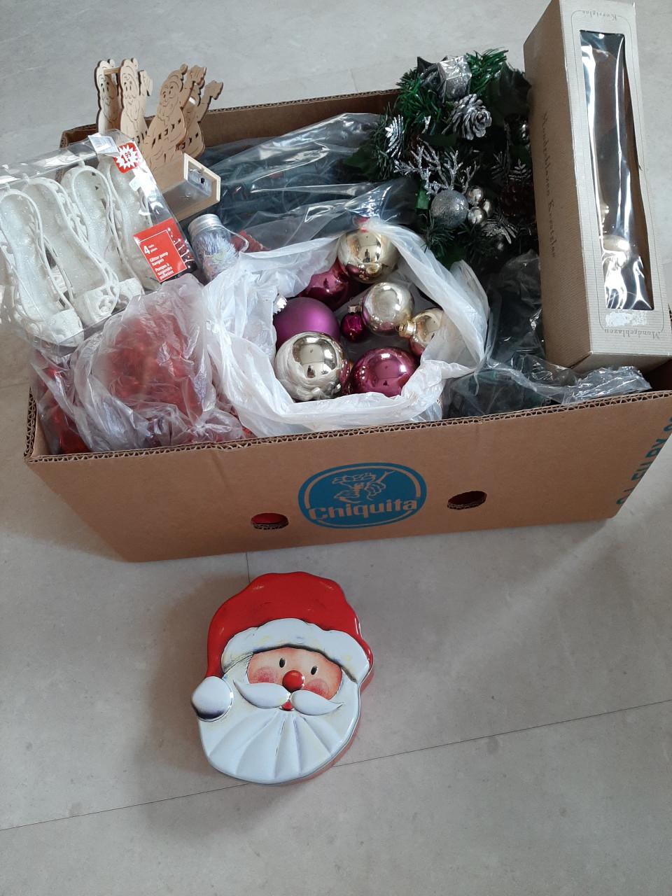 BANANENDOOS VOL KERSTSPULLEN - VAN ALLES WAT