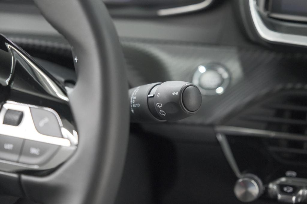 Peugeot 2008 1.2 hybrid 145 allure | 360 camera | adaptieve cruise control 