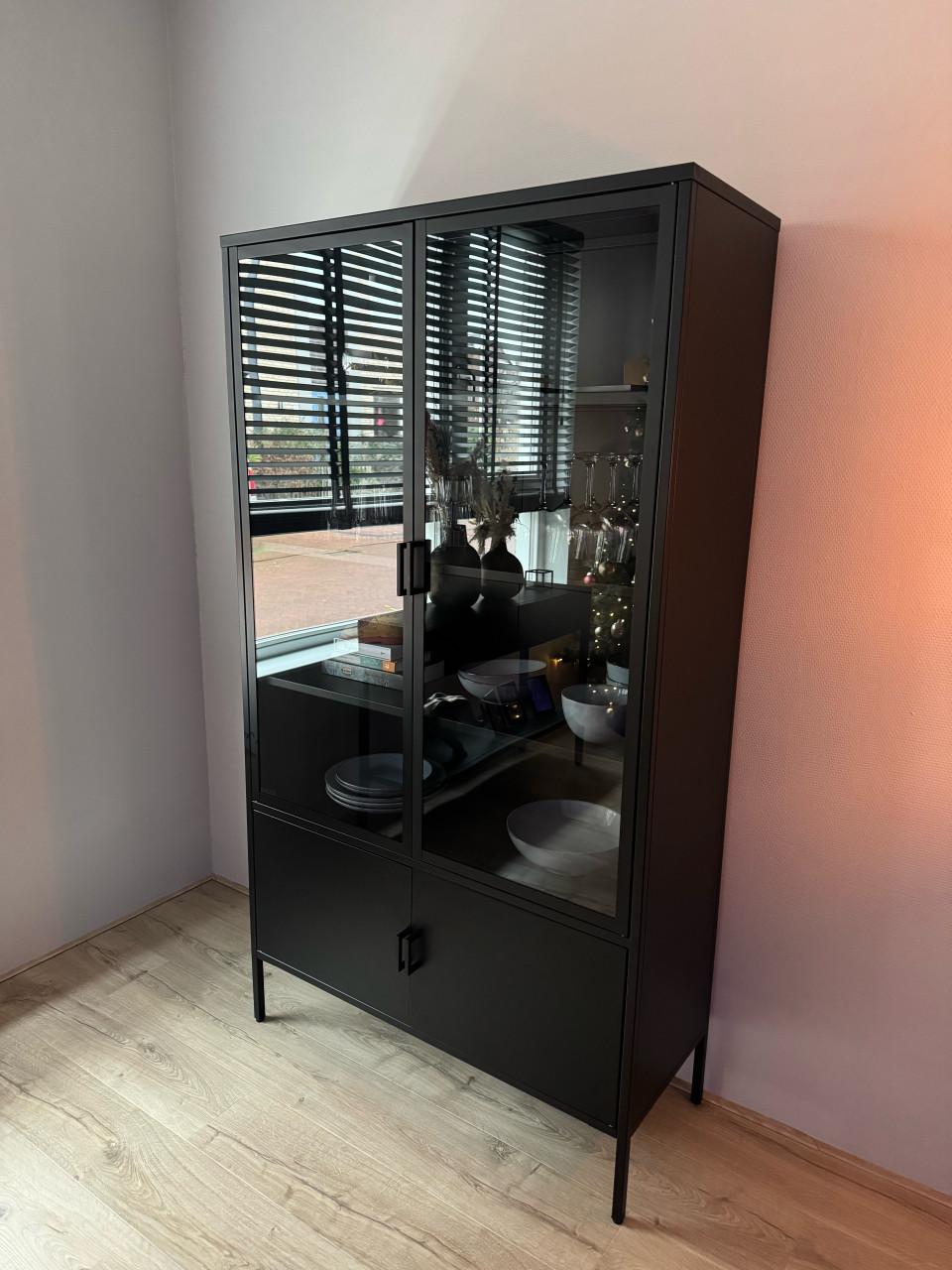 Vitrinekast staal zwart