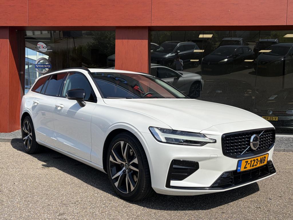 Volvo V60 2.0 b4 plus dark