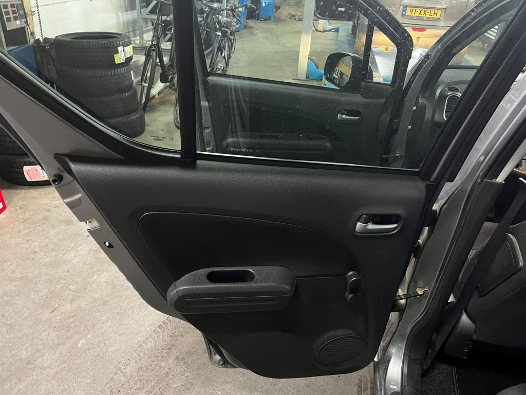 Suzuki Splash 1.0 vvt exclusive easss
