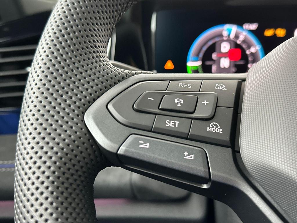 Volkswagen Tiguan r-line edition 272 plug in hybride black style pakket