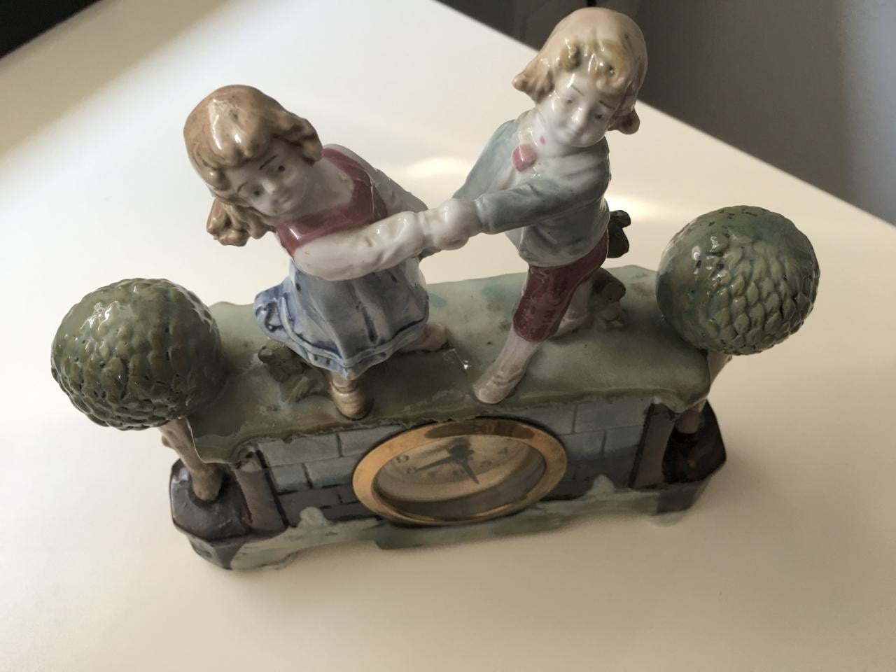 Porceleinen figuratieve pendule van Mercedes 1950