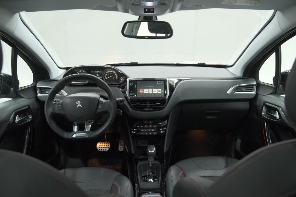 Peugeot 2008 puretech 110 eat6 gt line | trekhaak | panoramadak | apple car