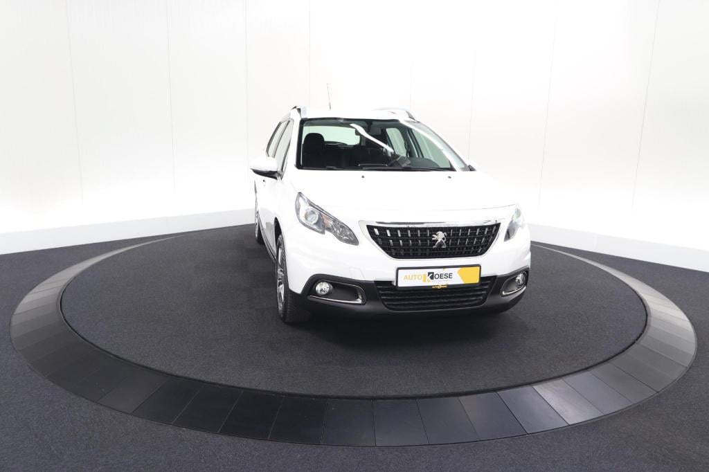 Peugeot 2008 puretech 110 blue lion | trekhaak | apple carplay | navigatie 