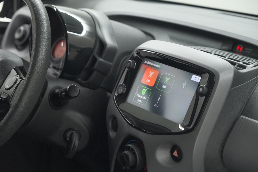 Peugeot 108 1.0 e-vti active | apple carplay | bluetooth | elektrische rame