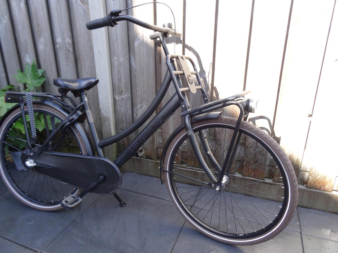 🚲 Cortina U4 Transport Meisjesfiets – 26 inch | Black Gold Matt