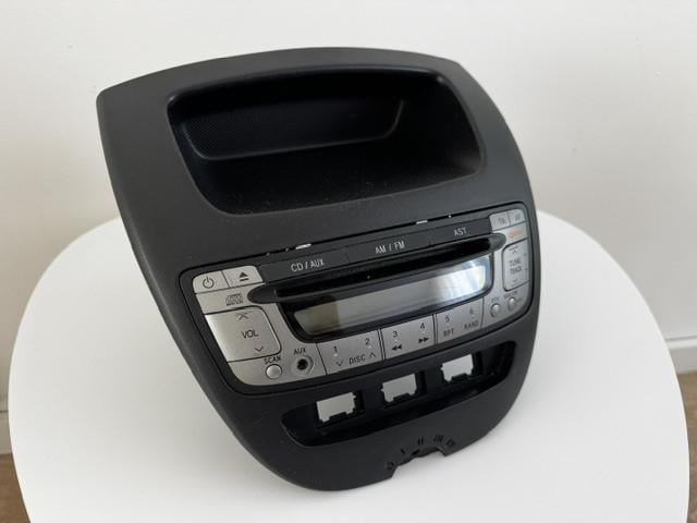 PANASONIC radio CD: PEUGEOT 107 (TOYOTA AYGO CITROËN C1)