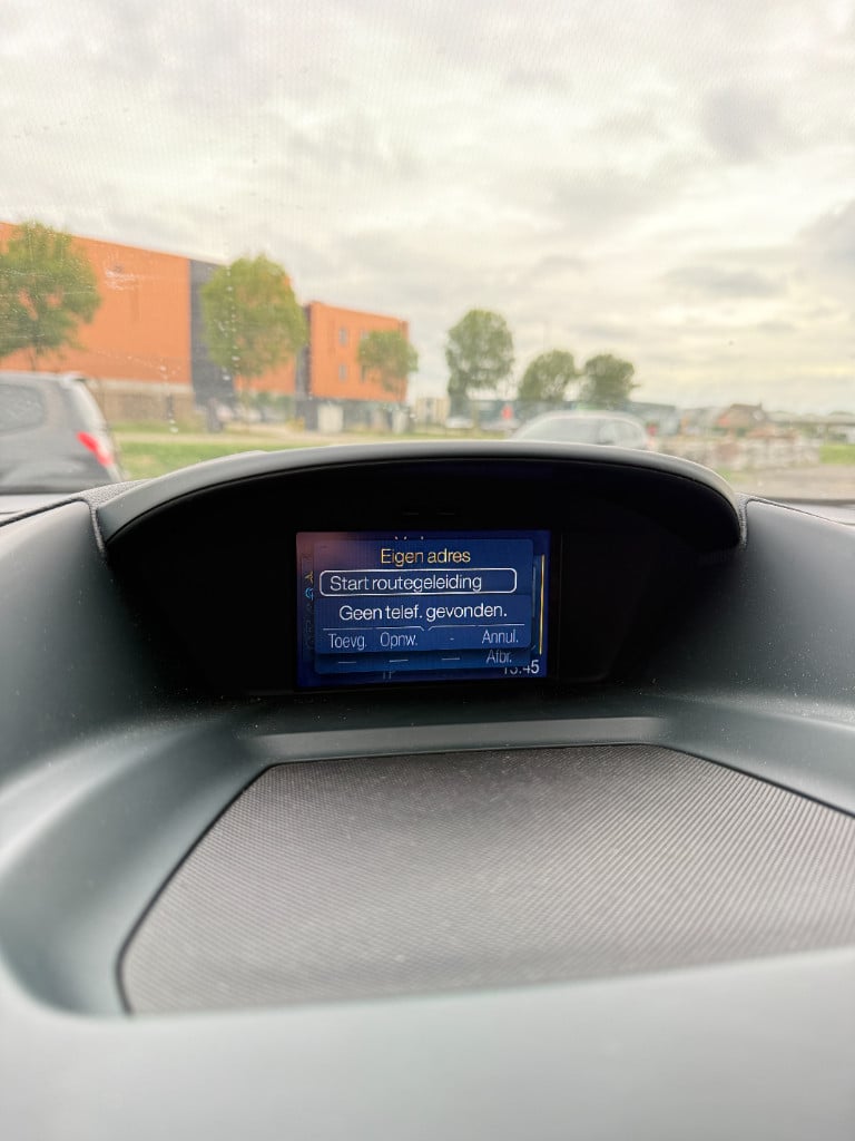 Ford C-max 1.0 - titanium - nieuwe distributie -125pk