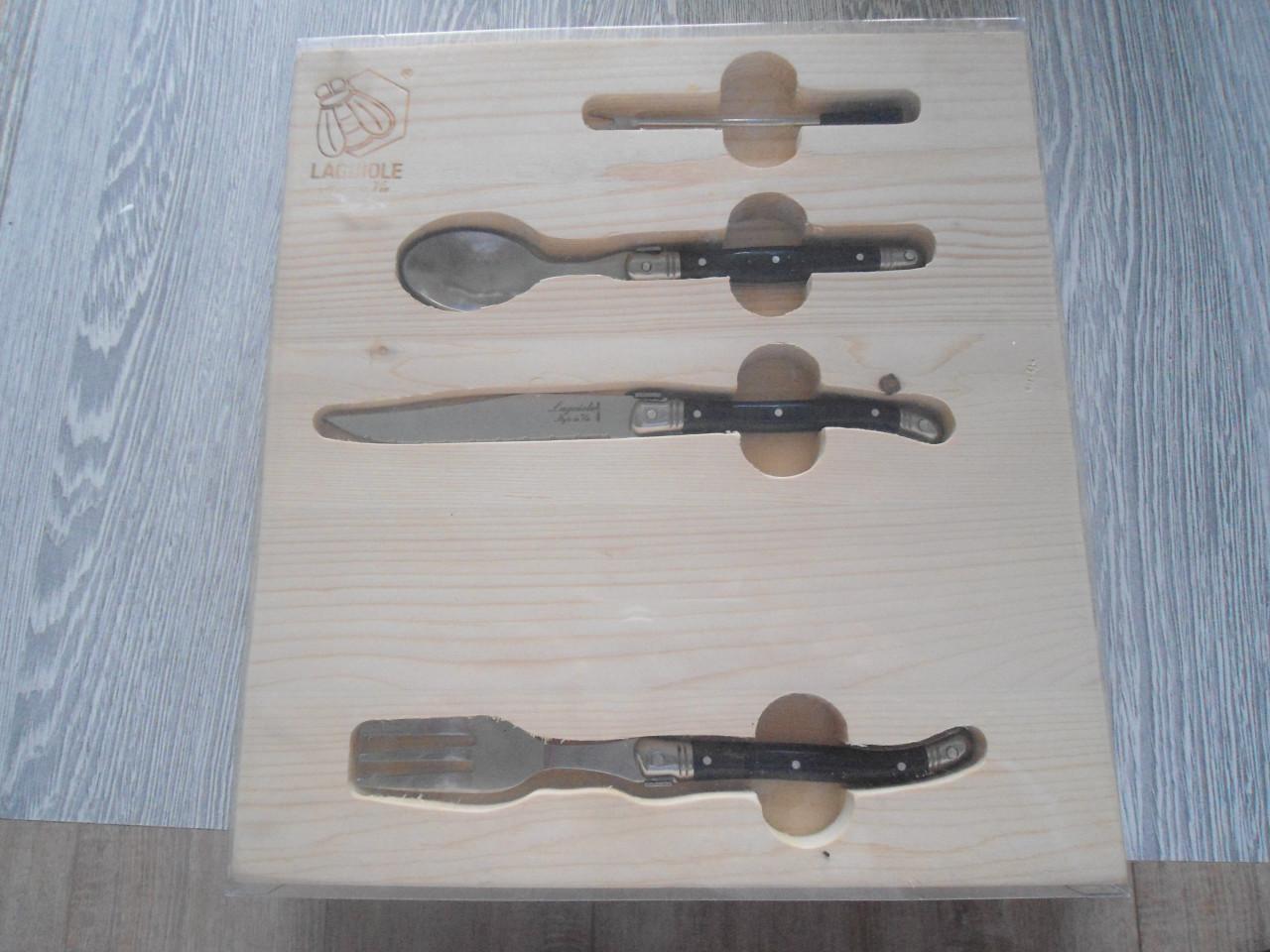 Nieuw Laguiole hoog kwaliteit bestekset,16 delig
