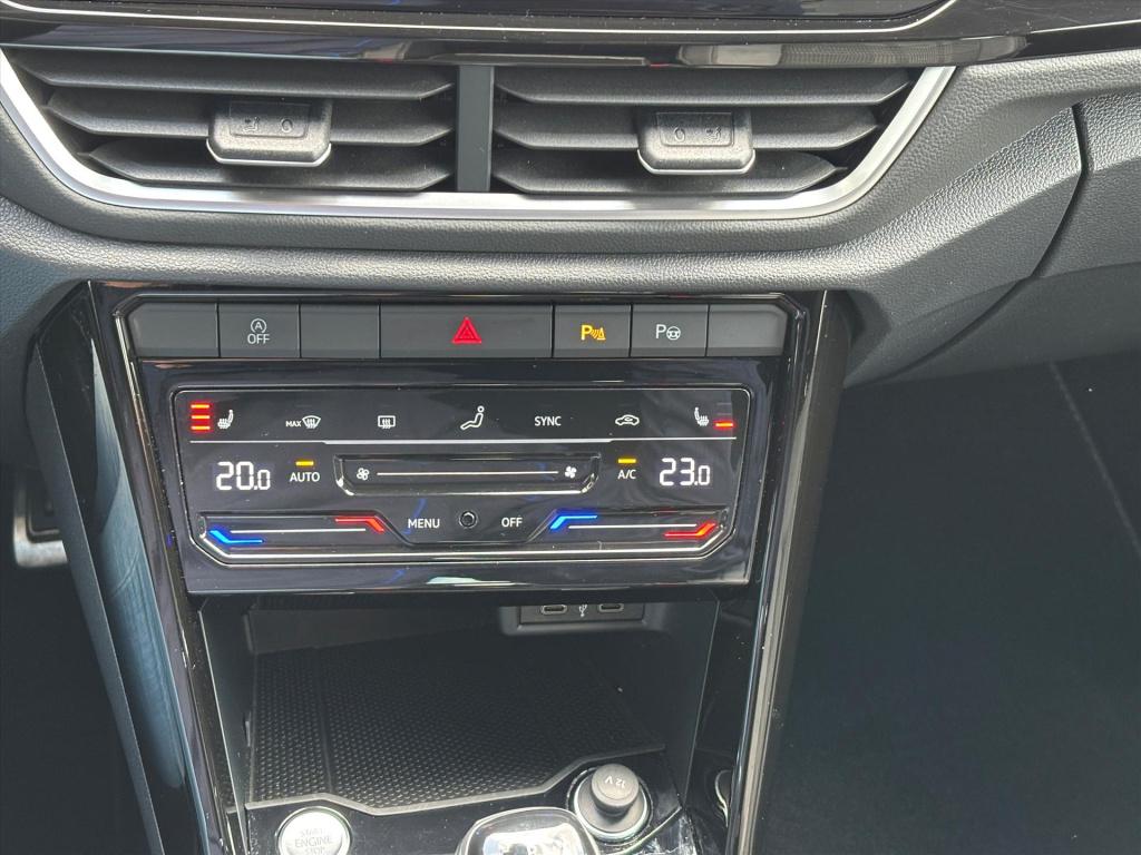 Volkswagen T-roc 1.5 tsi 150pk 7-dsg r-line black|camera| dodehoek|trekhaak