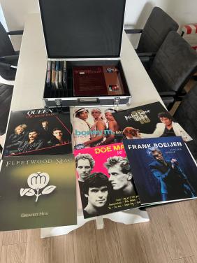 Platen speler + koffer met LPS en cassettes