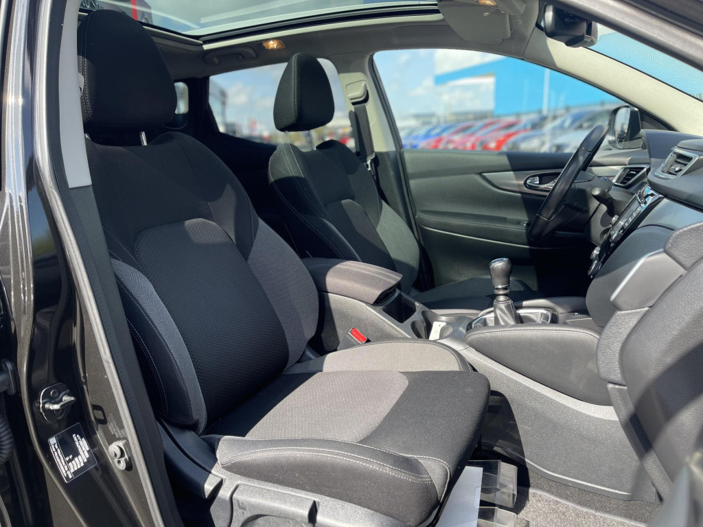Nissan Qashqai 1.2 n-connecta design pack | panoramadak | navigatie | 360° 