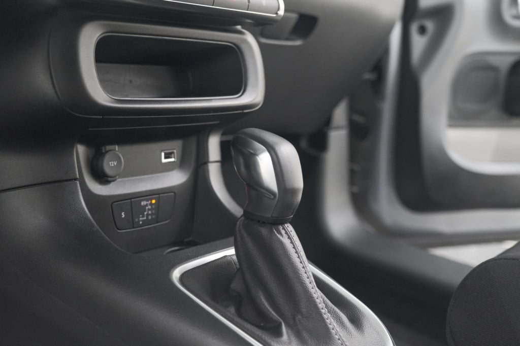 Citroen C3 puretech 110 eat6 max | parkeersensoren | apple carplay | 16 inc