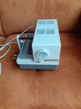 Dia projector.