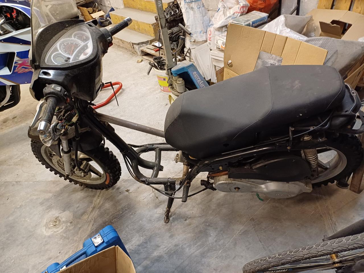 Kymco 125 cross scooter