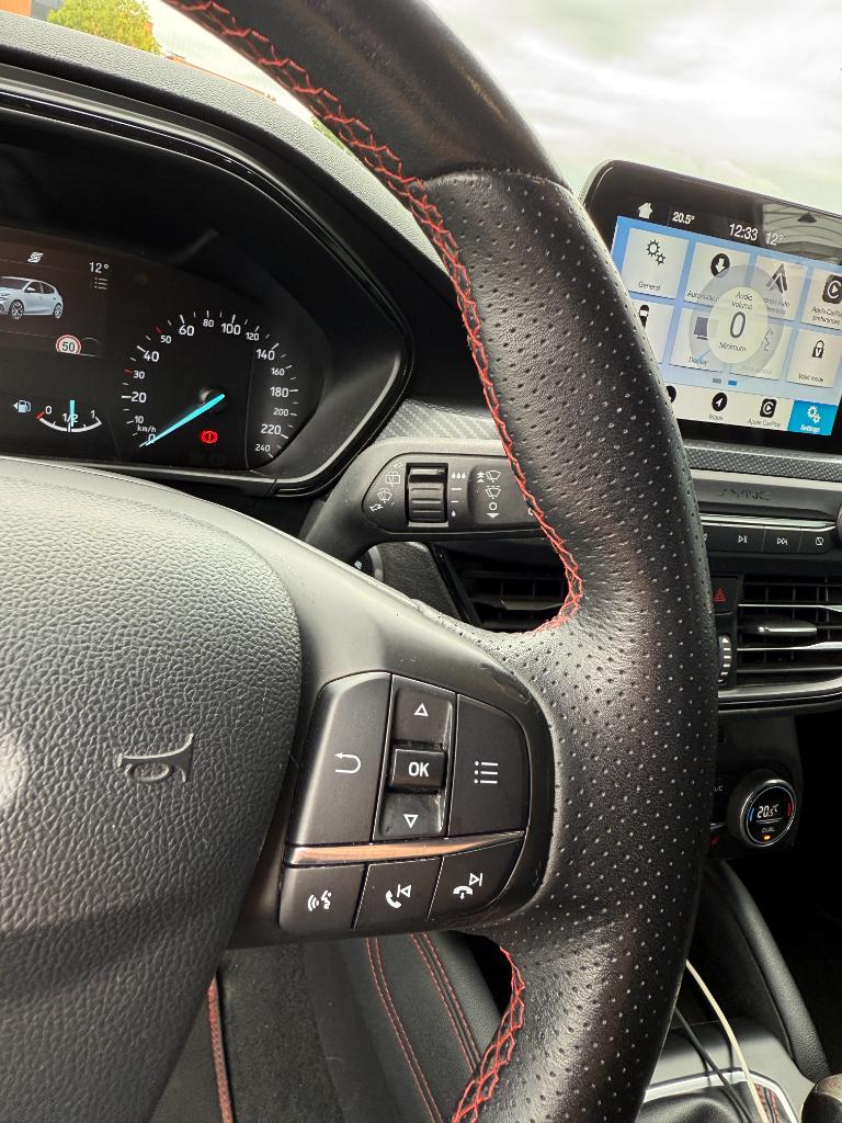 Ford Focus 1.0 ecoboost st line business