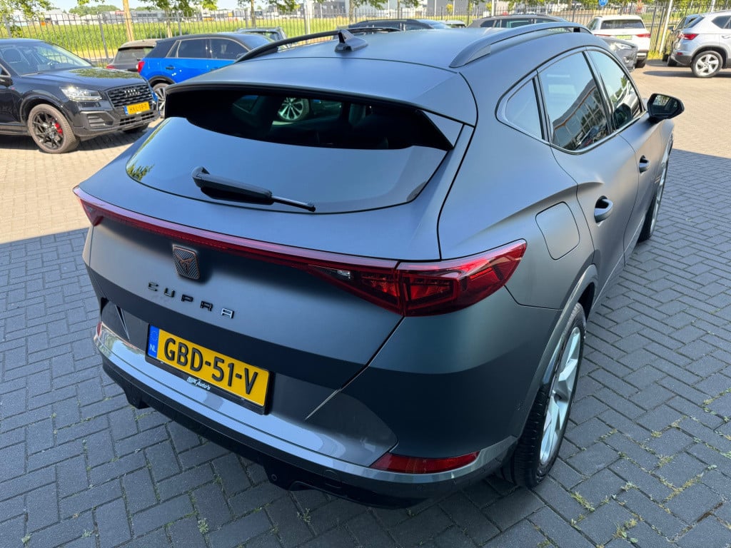 Cupra Formentor 1.4 e-hybrid business * matt grijs * navigatie * trekhaak