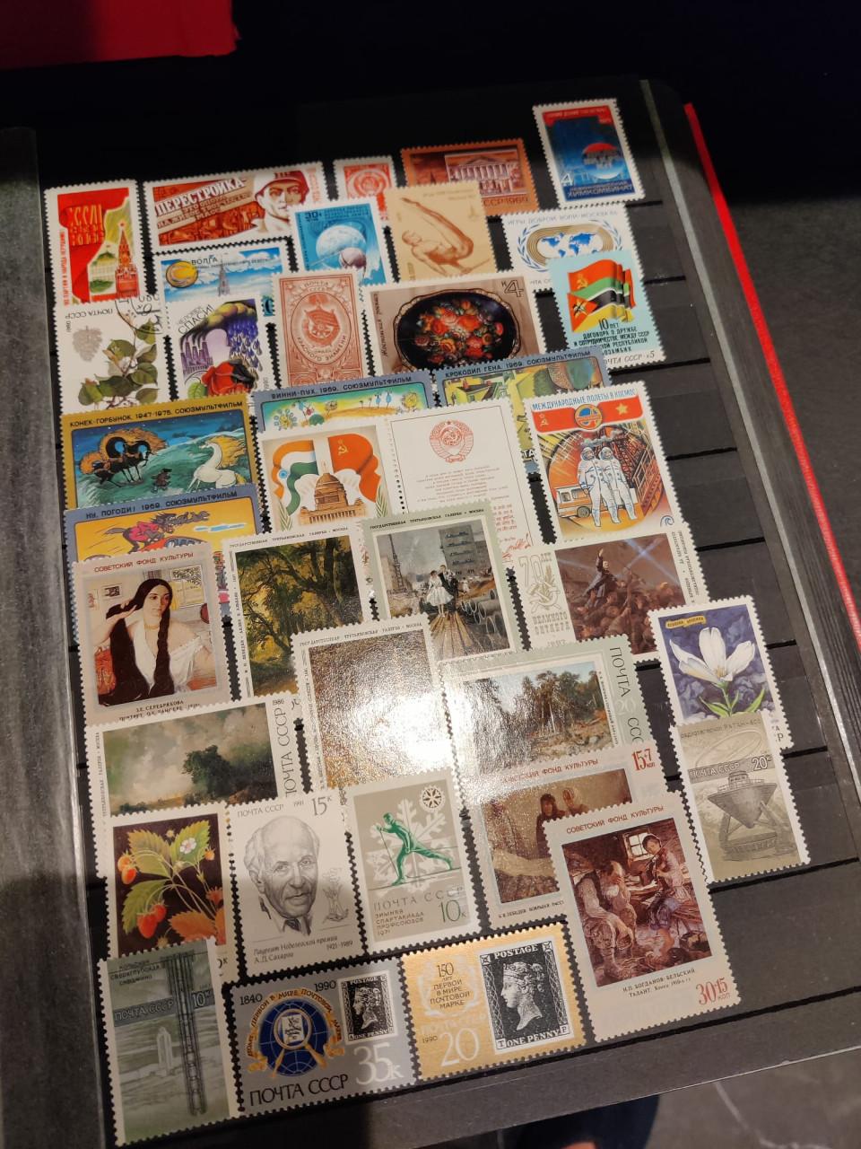 Nog mooi zwartbladig album vol met postfrisse zegels wereld!