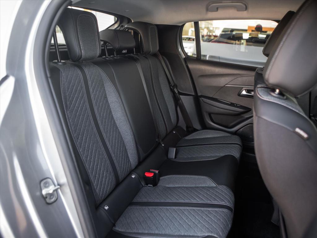 Peugeot 208 1.2 puretech 100pk allure | camera | navigatie | apple/android 