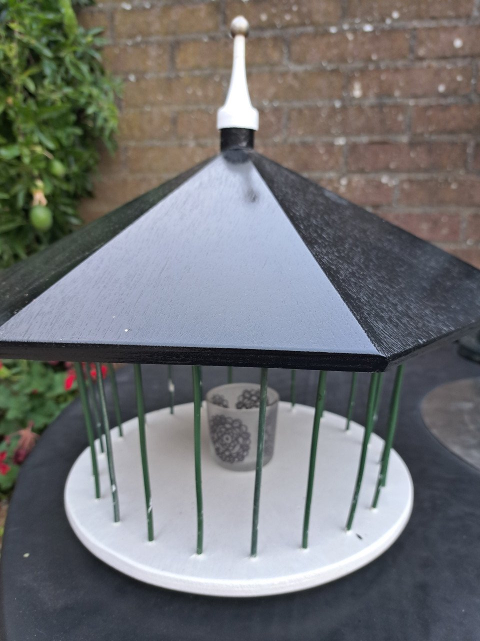 Splinternieuw vogel voederhuisje