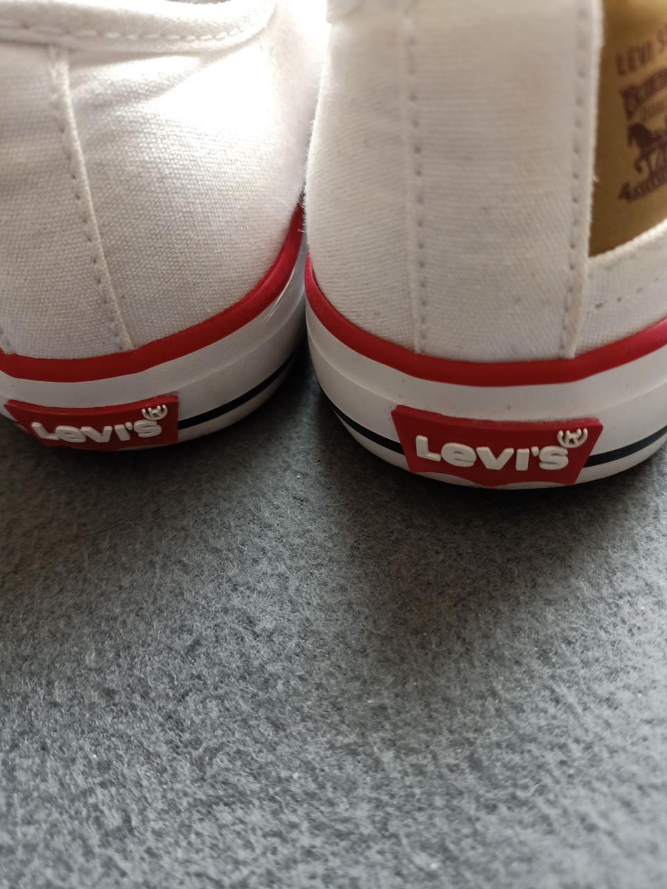 Witte Levi''s sneakers maat 36