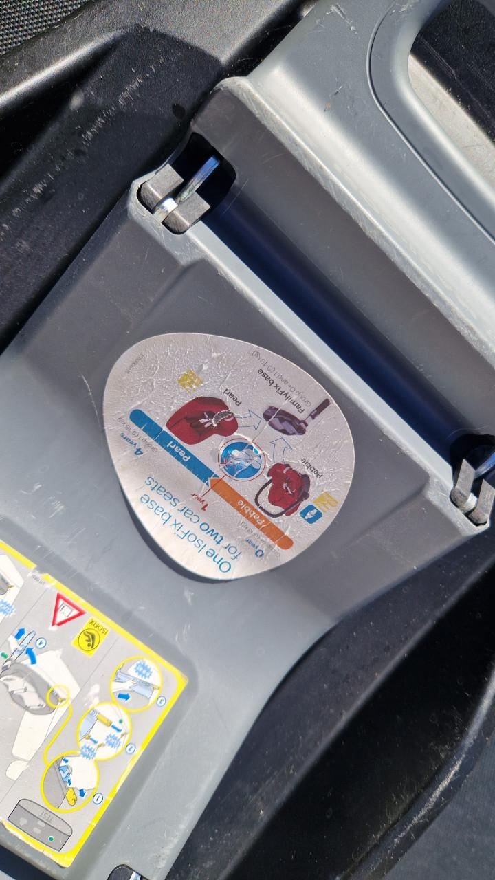 Maxi-Cosi Pebble + Isofix & Maxi-Cosi Tobi