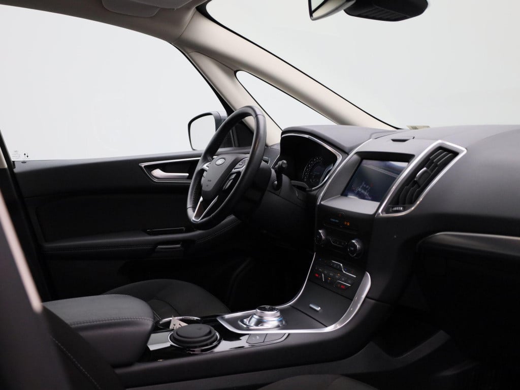 Ford Galaxy 2.5i hev titanium | automaat | 7-persoons | trekhaak | parkeer 