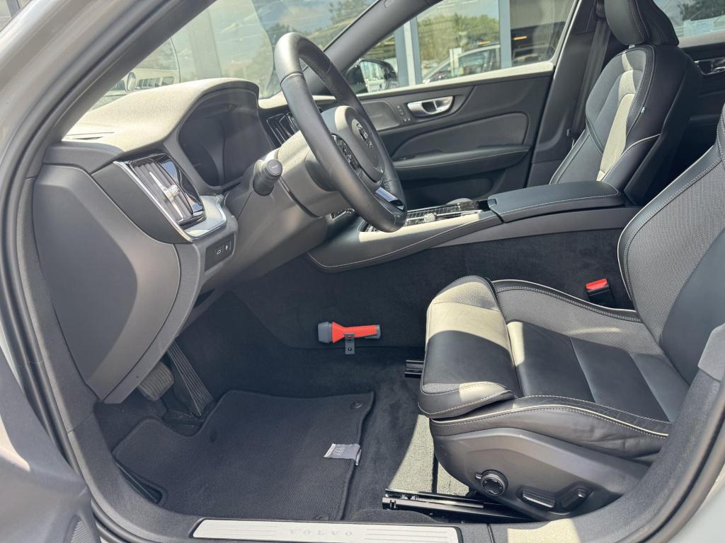 Volvo V60 2.0 t6 plug-in hybrid awd plus dark trekhaak|complete auto
