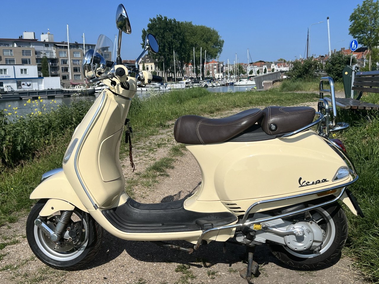 Vespa LXV