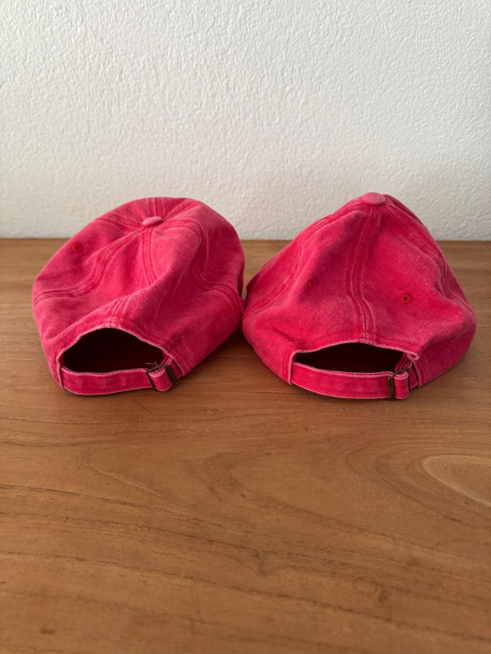 Rode pet nieuw